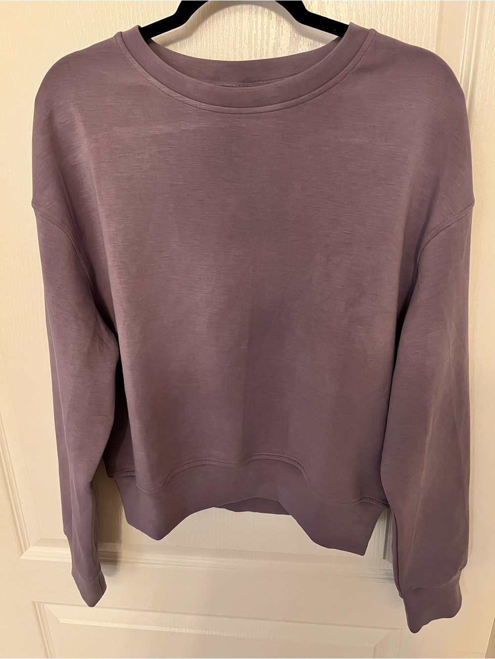Casual Lavender Crewneck Sweatshirt